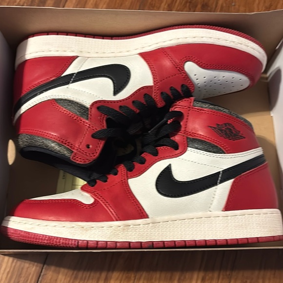 Jordan, one retro lost and found.size 7 has box both laces